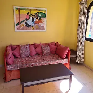 Oasis Royal F320 , Corralejo España